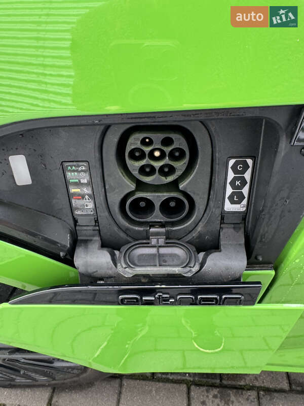 Позашляховик / Кросовер Audi Q8 Sportback e-tron 2023 в Рівному