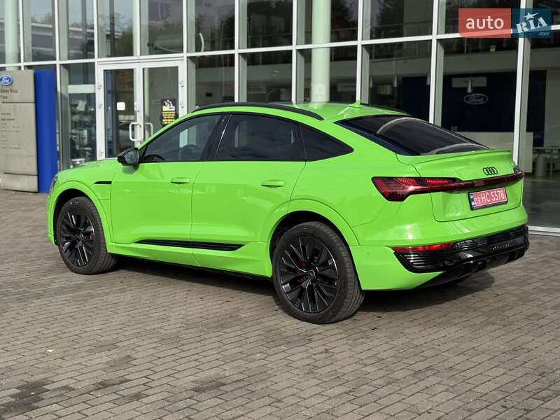 Позашляховик / Кросовер Audi Q8 Sportback e-tron 2023 в Рівному