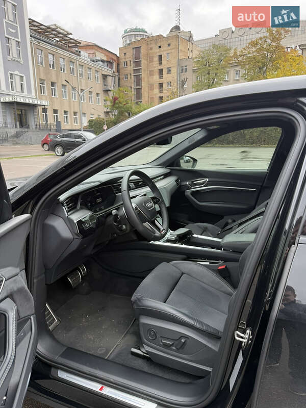 Внедорожник / Кроссовер Audi Q8 Sportback e-tron 2023 в Киеве фото 6 Внедорожник / Кроссовер Audi Q8 Sportback e-tron 2023 в Киеве