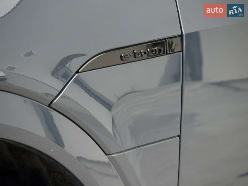 Позашляховик / Кросовер Audi Q8 Sportback e-tron 2023 в Луцьку фото 18 Позашляховик / Кросовер Audi Q8 Sportback e-tron 2023 в Луцьку