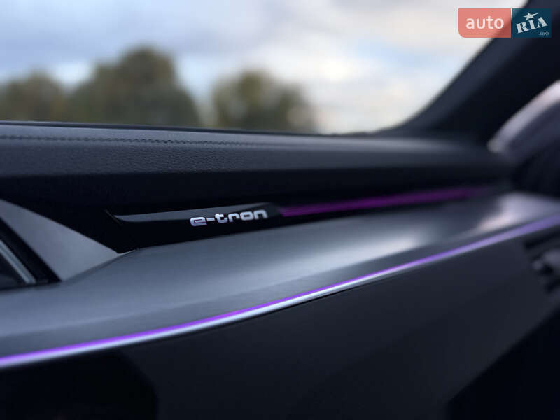 Позашляховик / Кросовер Audi Q8 Sportback e-tron 2023 в Мукачевому фото 26 Позашляховик / Кросовер Audi Q8 Sportback e-tron 2023 в Мукачевому