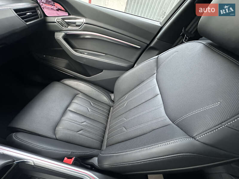 Внедорожник / Кроссовер Audi Q8 Sportback e-tron 2023 в Киеве