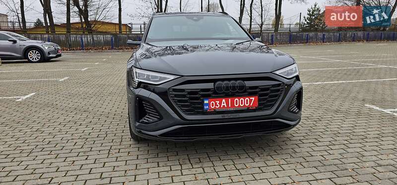 Позашляховик / Кросовер Audi Q8 Sportback e-tron 2024 в Тернополі