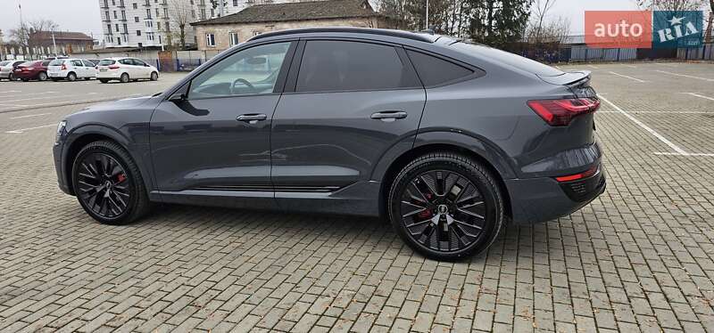 Позашляховик / Кросовер Audi Q8 Sportback e-tron 2024 в Тернополі