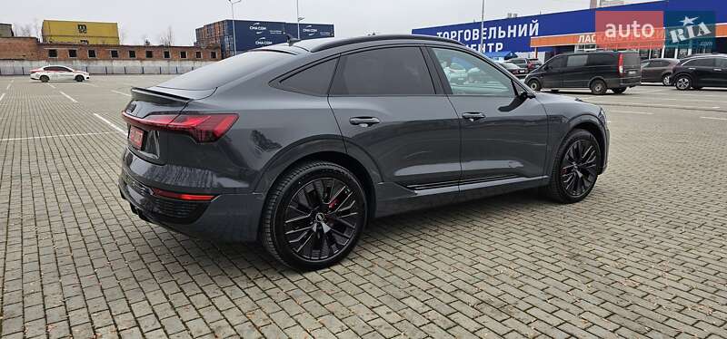 Позашляховик / Кросовер Audi Q8 Sportback e-tron 2024 в Тернополі