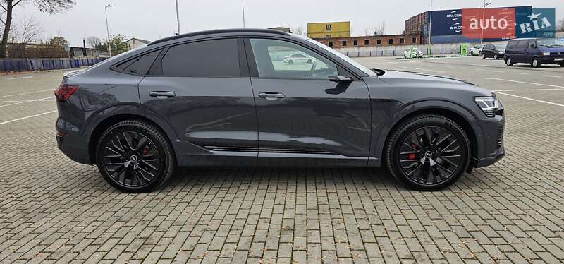 Позашляховик / Кросовер Audi Q8 Sportback e-tron 2024 в Тернополі