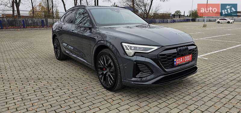 Позашляховик / Кросовер Audi Q8 Sportback e-tron 2024 в Тернополі