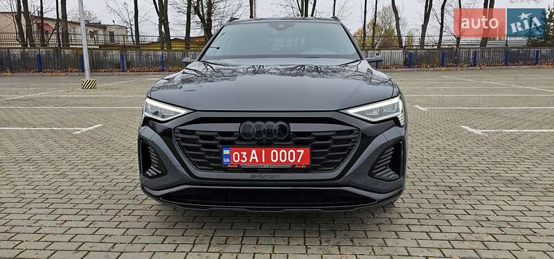 Позашляховик / Кросовер Audi Q8 Sportback e-tron 2024 в Тернополі
