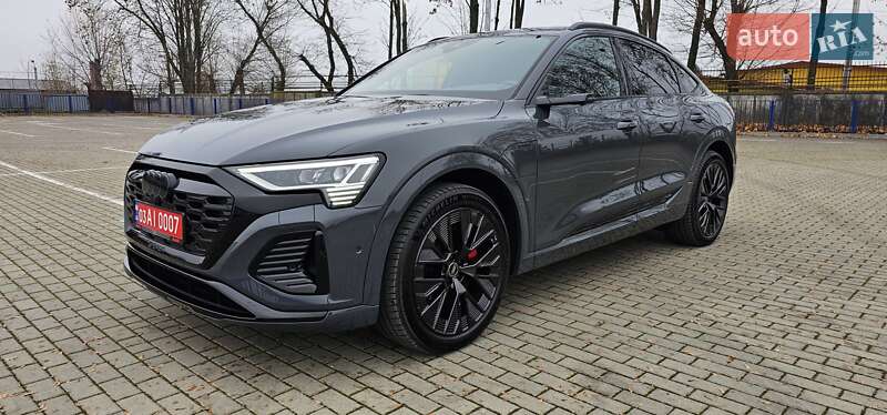 Позашляховик / Кросовер Audi Q8 Sportback e-tron 2024 в Тернополі