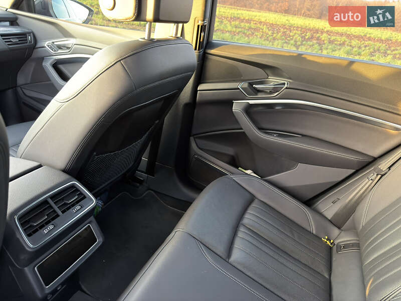 Внедорожник / Кроссовер Audi Q8 Sportback e-tron 2023 в Полтаве