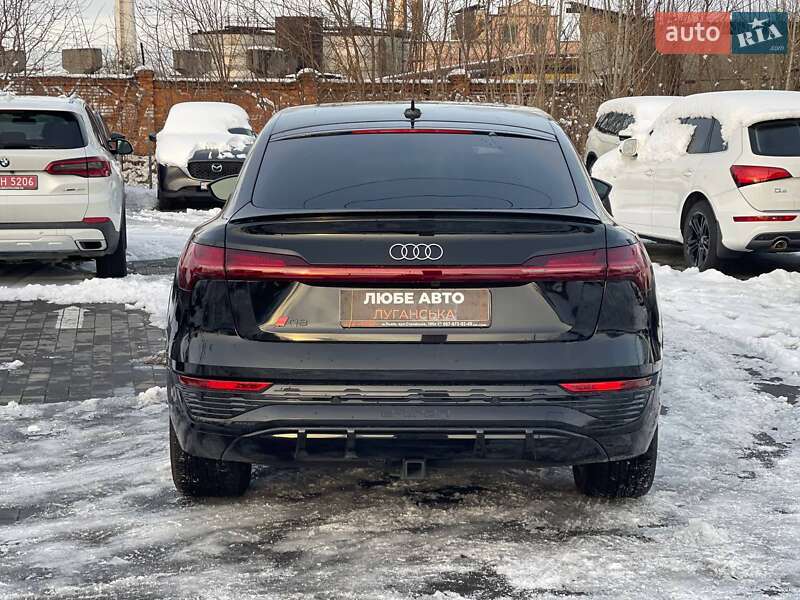 Позашляховик / Кросовер Audi Q8 Sportback e-tron 2023 в Львові