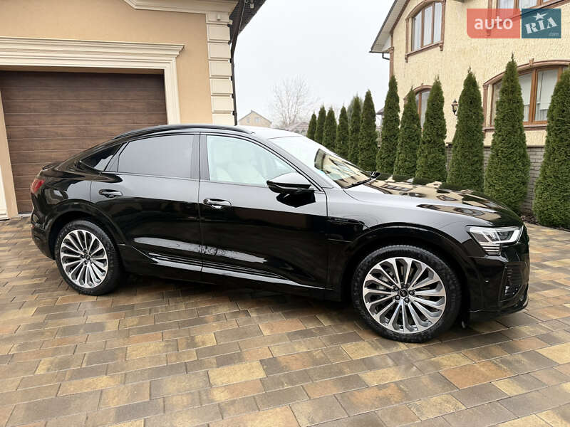 Внедорожник / Кроссовер Audi Q8 Sportback e-tron 2024 в Черновцах