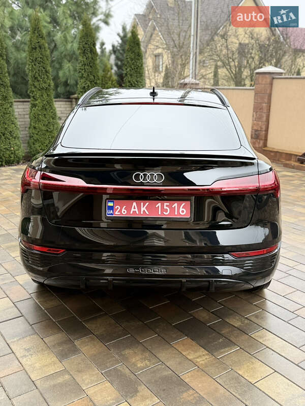 Внедорожник / Кроссовер Audi Q8 Sportback e-tron 2024 в Черновцах