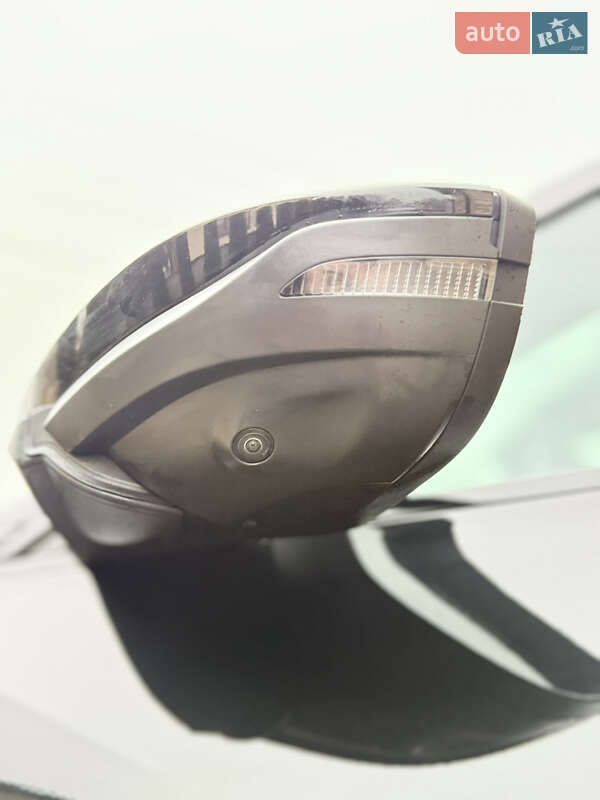 Внедорожник / Кроссовер Audi Q8 Sportback e-tron 2024 в Черновцах