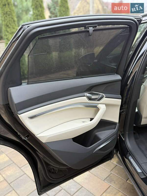 Внедорожник / Кроссовер Audi Q8 Sportback e-tron 2024 в Черновцах