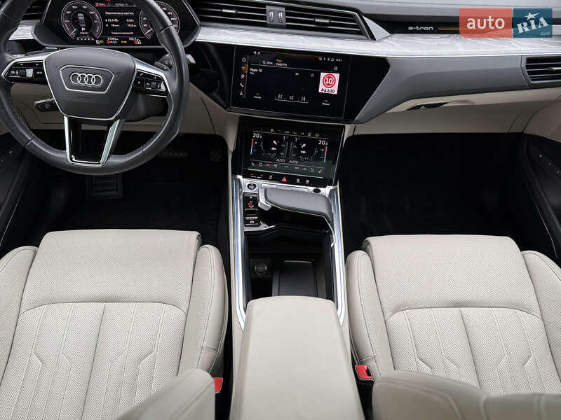 Внедорожник / Кроссовер Audi Q8 Sportback e-tron 2024 в Черновцах