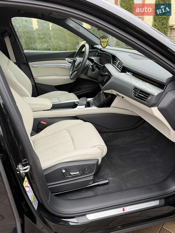 Внедорожник / Кроссовер Audi Q8 Sportback e-tron 2024 в Черновцах