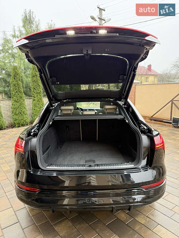 Внедорожник / Кроссовер Audi Q8 Sportback e-tron 2024 в Черновцах