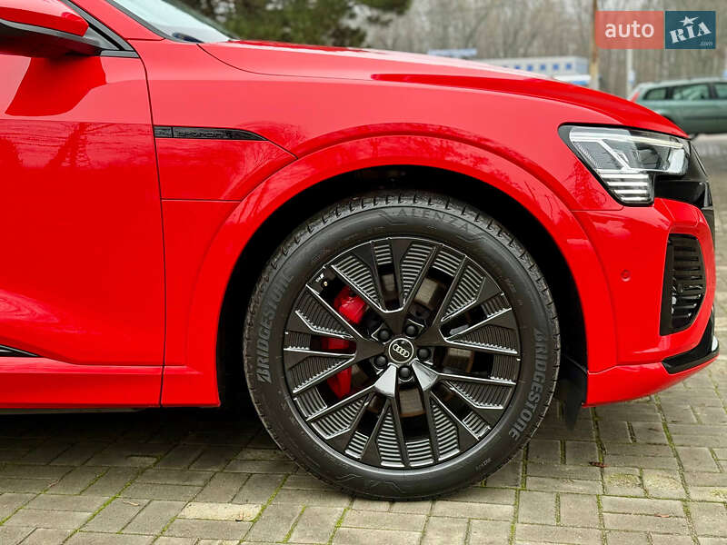 Внедорожник / Кроссовер Audi Q8 Sportback e-tron 2023 в Днепре