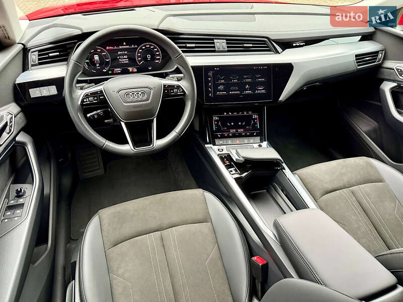 Внедорожник / Кроссовер Audi Q8 Sportback e-tron 2023 в Днепре