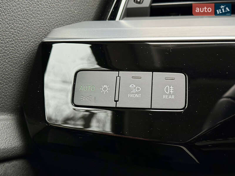 Внедорожник / Кроссовер Audi Q8 Sportback e-tron 2023 в Днепре