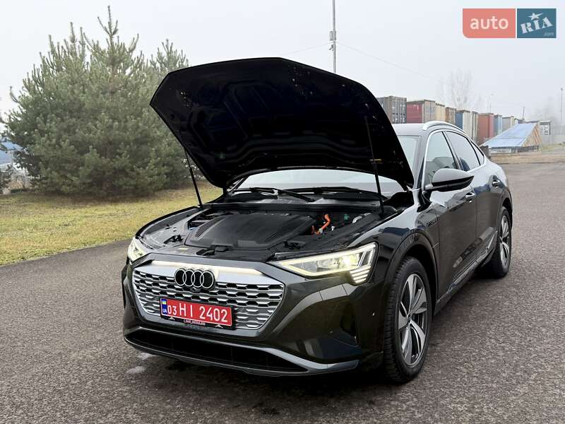 Позашляховик / Кросовер Audi Q8 Sportback e-tron 2024 в Ковелі