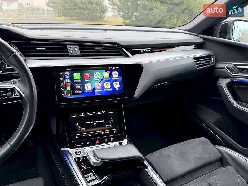 Позашляховик / Кросовер Audi Q8 Sportback e-tron 2024 в Ковелі