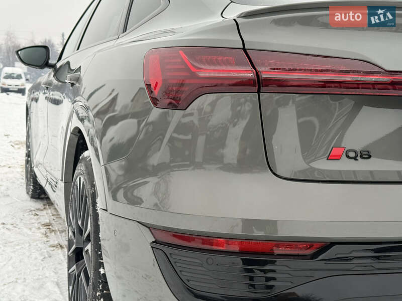 Внедорожник / Кроссовер Audi Q8 Sportback e-tron 2023 в Луцке