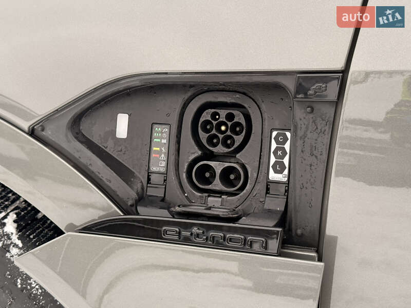 Внедорожник / Кроссовер Audi Q8 Sportback e-tron 2023 в Луцке