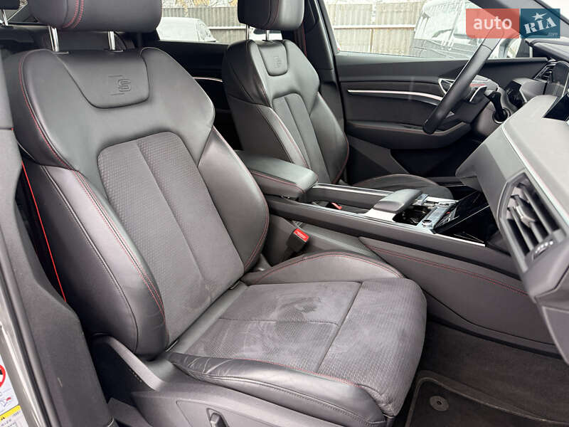 Внедорожник / Кроссовер Audi Q8 Sportback e-tron 2023 в Луцке