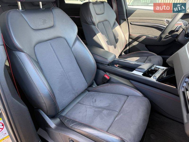 Внедорожник / Кроссовер Audi Q8 Sportback e-tron 2023 в Луцке