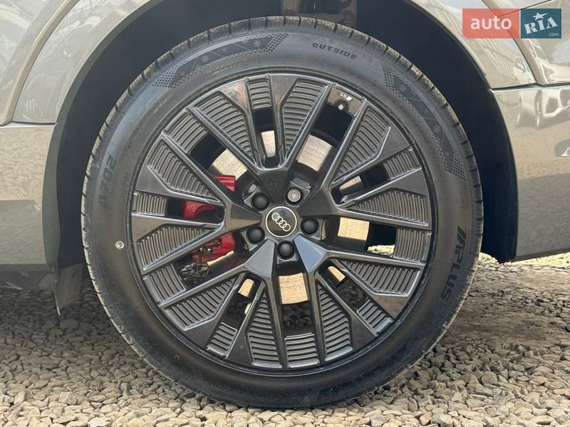 Внедорожник / Кроссовер Audi Q8 Sportback e-tron 2023 в Луцке