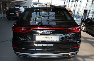 Позашляховик / Кросовер Audi Q8 2019 в 