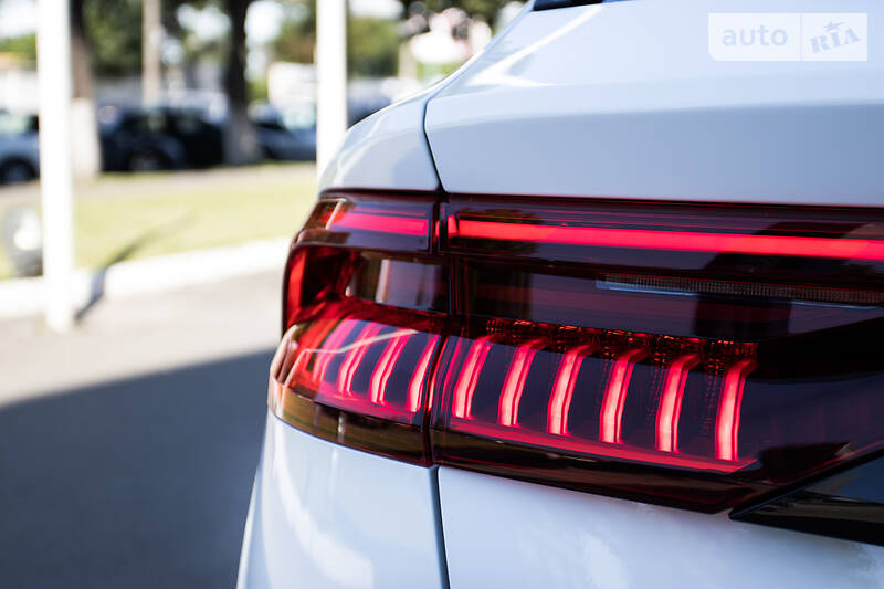 Позашляховик / Кросовер Audi Q8 2019 в Києві фото 13 Позашляховик / Кросовер Audi Q8 2019 в Києві