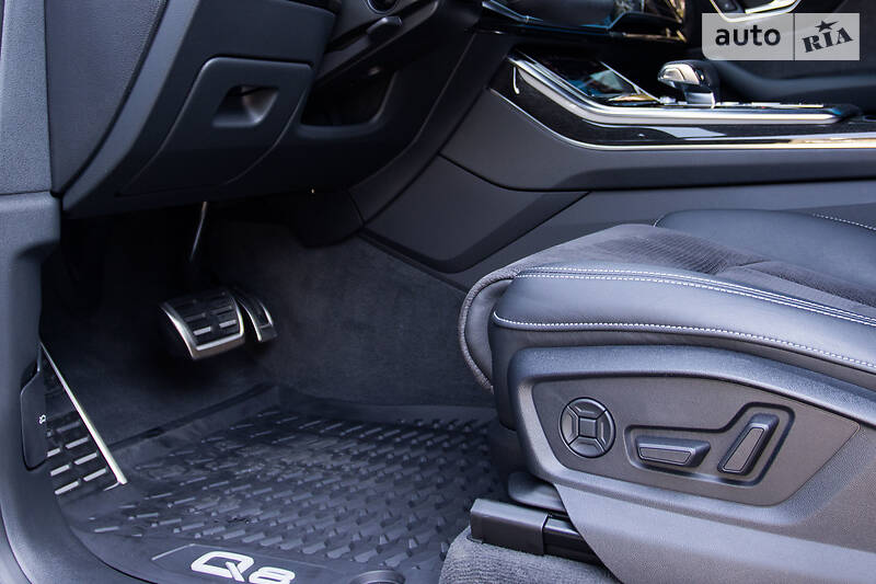 Позашляховик / Кросовер Audi Q8 2019 в Києві фото 44 Позашляховик / Кросовер Audi Q8 2019 в Києві