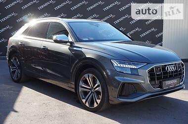 Позашляховик / Кросовер Audi Q8 2018 в  фото 4 Позашляховик / Кросовер Audi Q8 2018 в