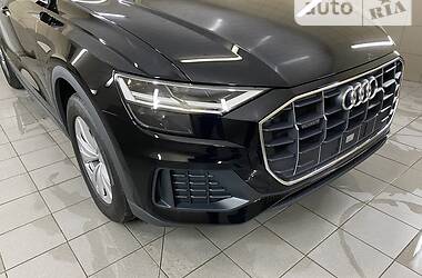 Внедорожник / Кроссовер Audi Q8 2021 в 