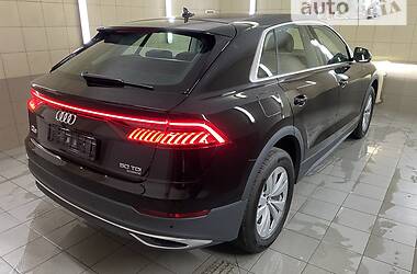 Внедорожник / Кроссовер Audi Q8 2021 в 