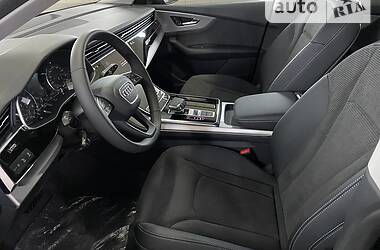 Внедорожник / Кроссовер Audi Q8 2021 в 