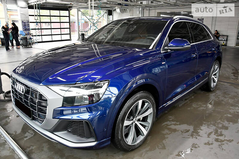 Позашляховик / Кросовер Audi Q8 2019 в Луцьку