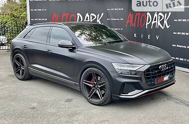 Позашляховик / Кросовер Audi Q8 2018 в 