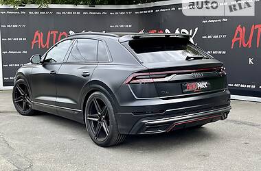 Позашляховик / Кросовер Audi Q8 2018 в 