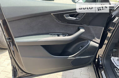 Позашляховик / Кросовер Audi Q8 2019 в Чернігові