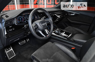 Позашляховик / Кросовер Audi Q8 2020 в 