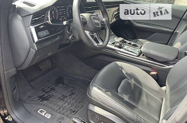 Внедорожник / Кроссовер Audi Q8 2018 в 