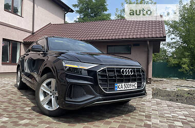 Внедорожник / Кроссовер Audi Q8 2018 в 