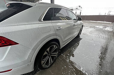 Позашляховик / Кросовер Audi Q8 2019 в Рівному