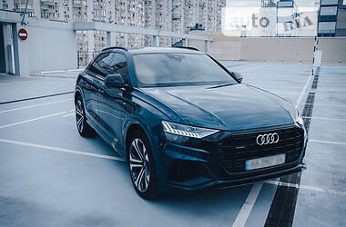 Внедорожник / Кроссовер Audi Q8 2018 в 