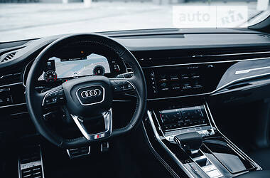 Внедорожник / Кроссовер Audi Q8 2018 в 