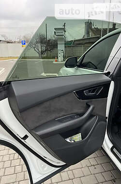 Позашляховик / Кросовер Audi Q8 2020 в Херсоні
